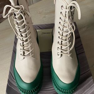 *NIB* Jeffrey Campbell Tough Lug Boots in Ice with Green